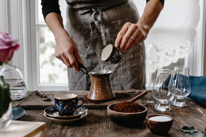 5 اشتباه رایج در نحوه درست کردن قهوه که طعم و بو و کیفیت را از بین می‌برد