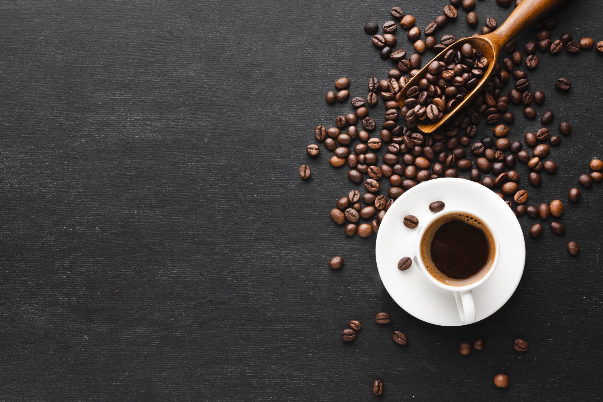 چگونه ارتفاع بر دمای دم‌آوری، عصاره‌گیری و طعم و غلظت قهوه اثر می‌گذارد؟