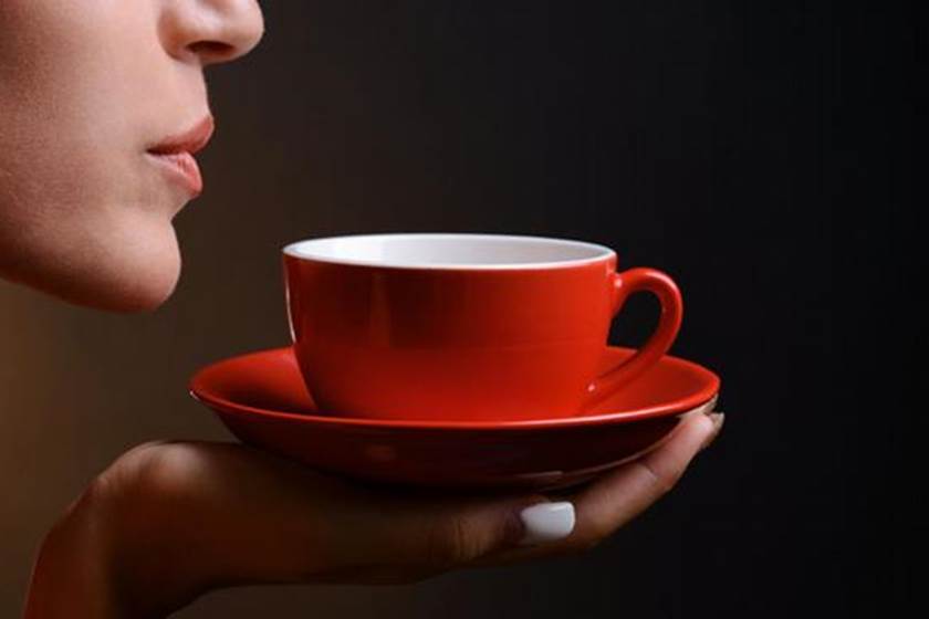 آیا نوشیدن قهوه ریسک ابتلا به کیست و سرطان سینه را کاهش می‌دهد؟