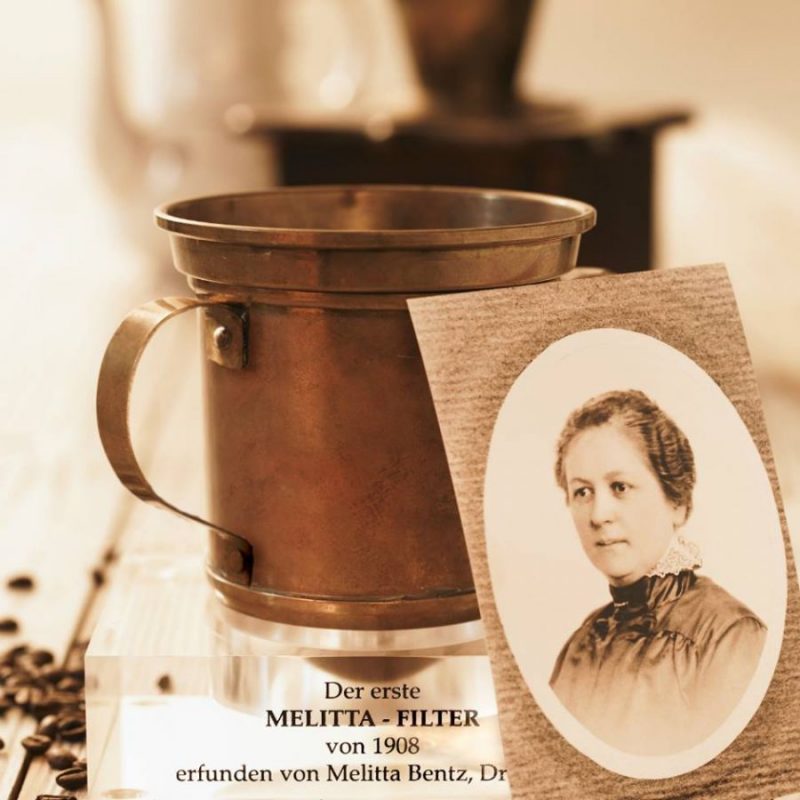 داستان اختراع فیلتر کاغذی قهوه با برگ‌های دفتر مشق پسر خانم ملیتا