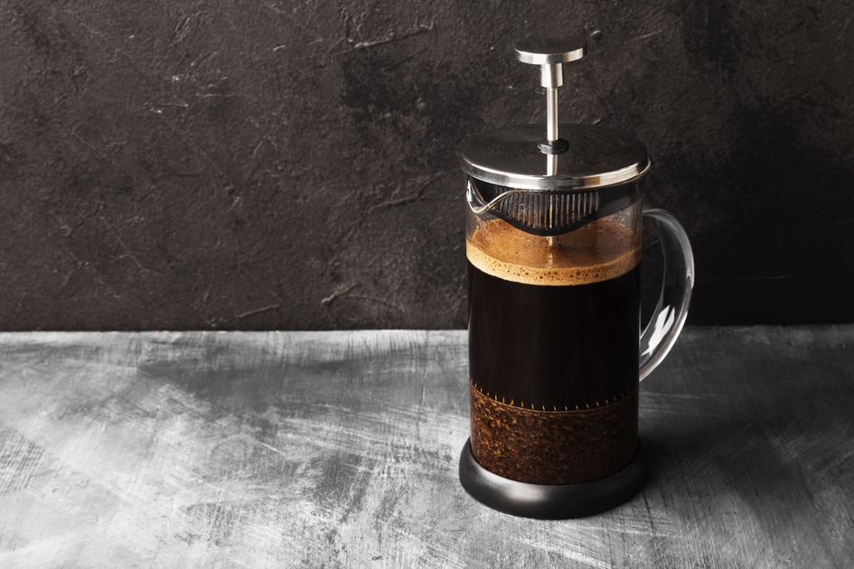 چطور با دستگاه فرنچ پرس قهوه سرد دم یا کلد برو درست کنیم؛ طرز تهیه و نکات تکمیلی