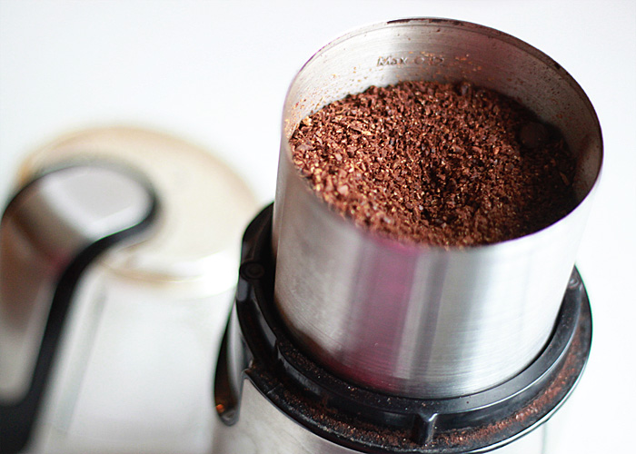 چطور با دستگاه فرنچ پرس قهوه سرد دم یا کلد برو درست کنیم؟
