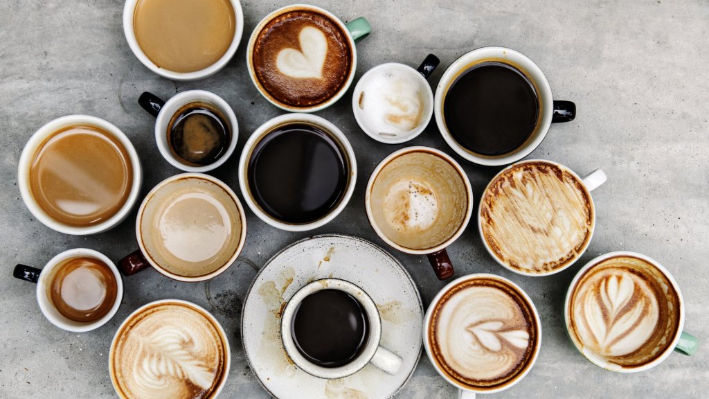 تا چند فنجان قهوه در طول روز بنوشیم تا دچار عوارض و بیماری قلبی نشویم؟