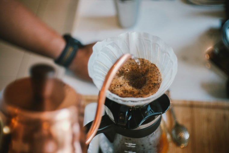 راهنمای دم‌‌آوری قهوه: 3 مرحله دم‌آوری قطره‌ای یا چکه‌ای قهوه کدامند؟