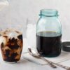 کنسانتره قهوه کلدبرو در ظرف شیشه ای