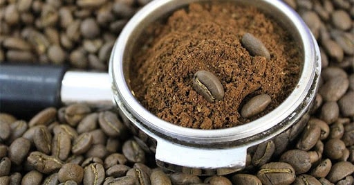 چگونه میزان درجه آسیاب قهوه بر طعم آن تاثیر می گذارد؟