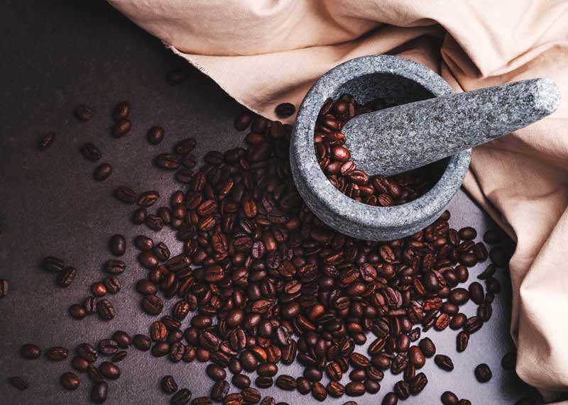 چگونه برشته کردن دانه قهوه بر شکنندگی آن تأثیر می گذارد؟