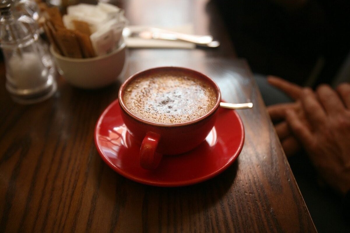 نوشیدن قهوه تجربه ای است که به طور کامل مغز را به فعالیت وادار می کند