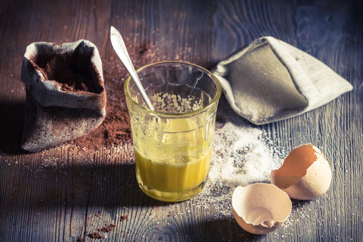 آماده‌سازی قهوه تخم‌مرغی سوئدی