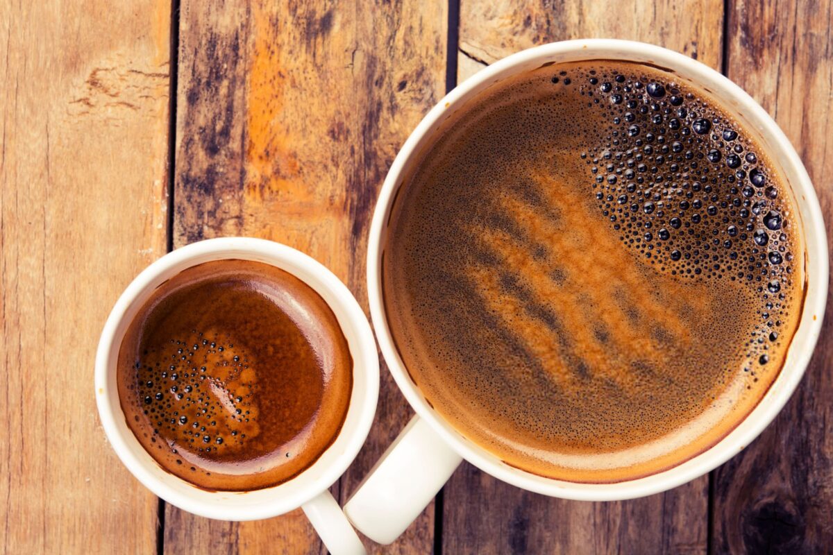 مقایسه قهوه اسپرسو و قهوه دمی برای بررسی تفاوت میزان کافئین و غلظت طعم در هر دو روش